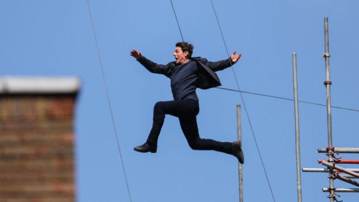 Tom Cruise, durante el accidentado rodaje de una escena de Misión imposible 6, en Londres.-MEGA VIDEO