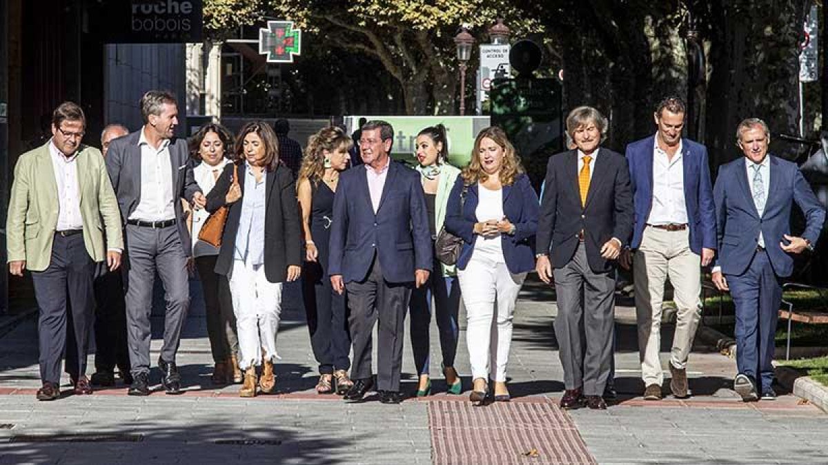 El Comité Electoral Provincial del PP instantes previos a anunciar sus candidaturas.-SANTI OTERO
