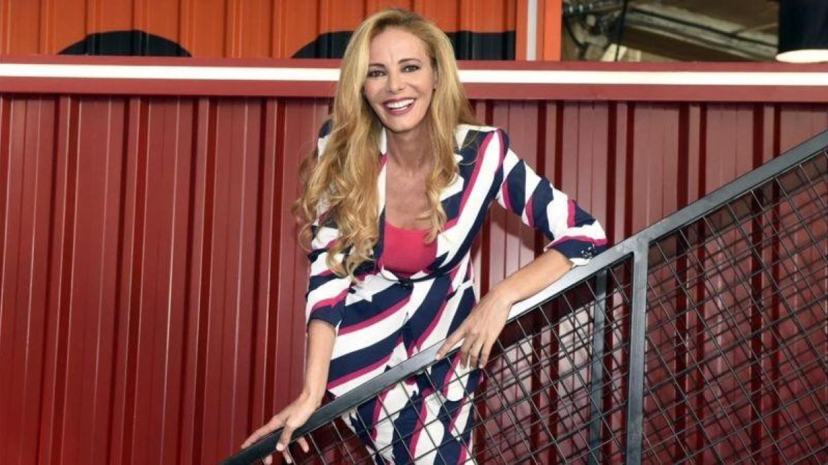 Paula Vázquez, presentadora de la segunda edición del concurso Fama a bailar.-MOVISTAR+