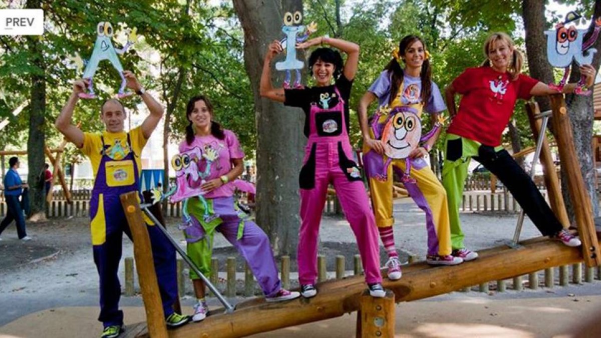 El grupo Creando Sonrisas cuenta por llenos sus actuaciones en Burgos donde convencen al público infantil.-CREANDO SONRISAS