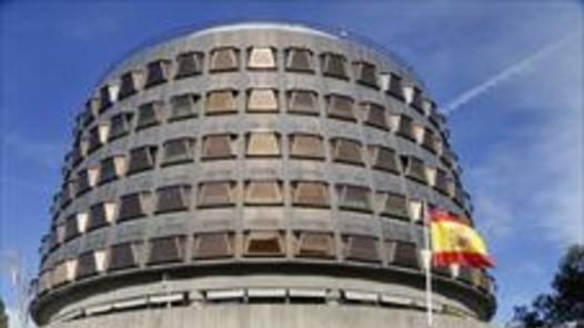 El edificio del Tribunal Constitucional, en Madrid, ayer.-AGUSTÍN CATALÁN
