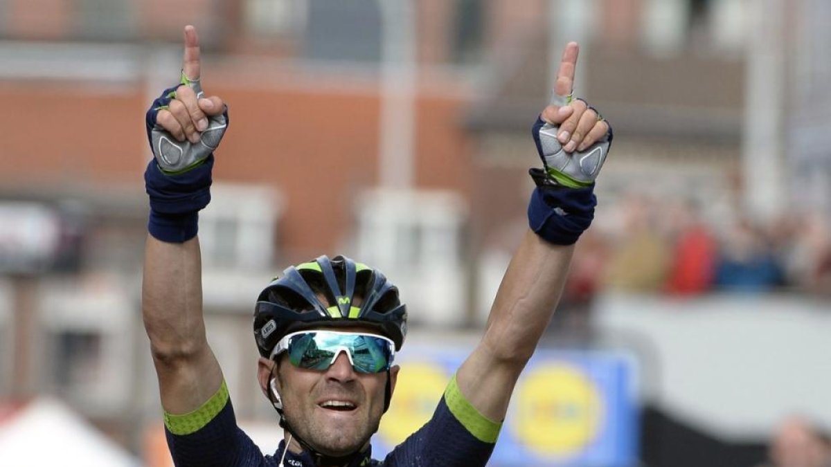 Alejandro Valverde dedica a Michele Scarponi su cuarta victoria en Lieja.-NICOLAS LAMBERT