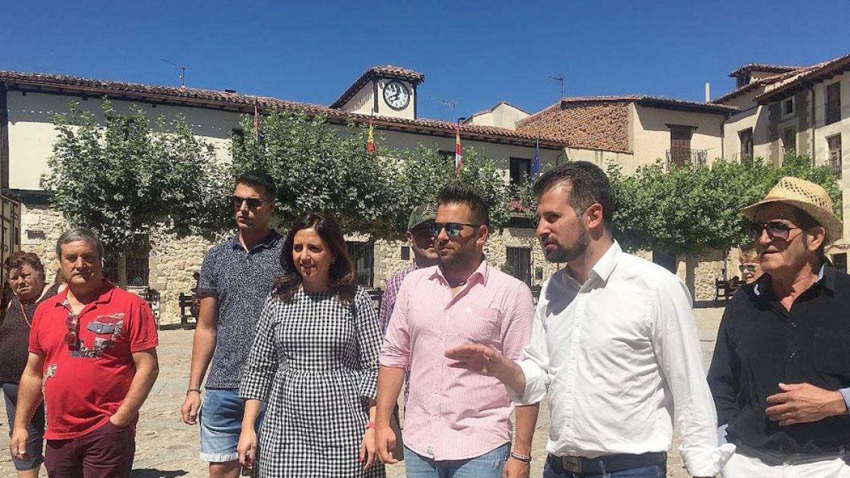 (De izq a dch), Esther Peña, Óscar Izcara y Luis Tudanca.-ICAL