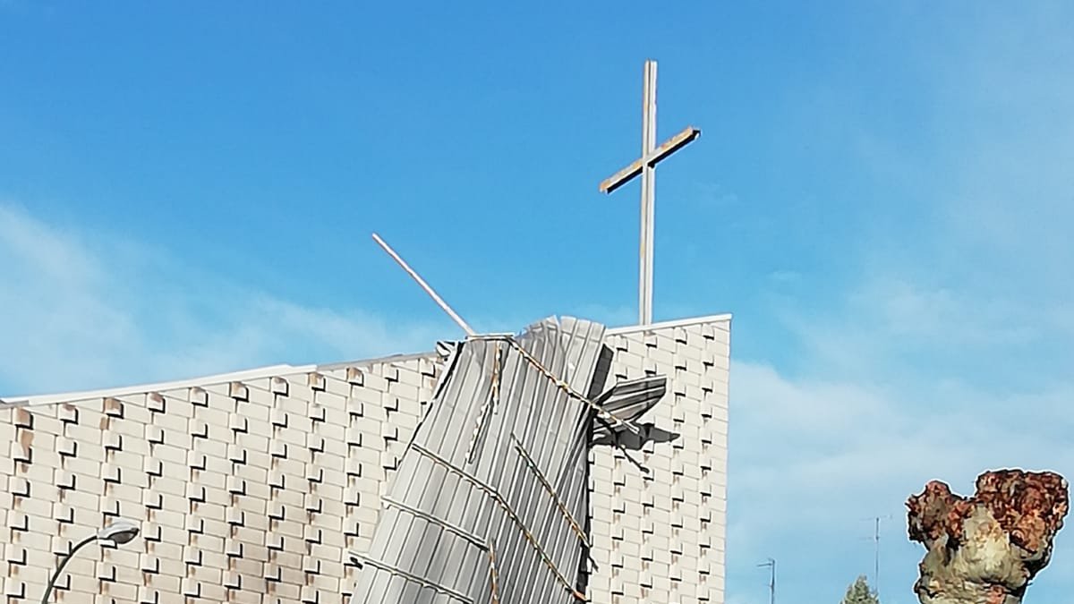 Desprendimiento de la cubierta en la iglesia de Santo Domingo de Guzmán.