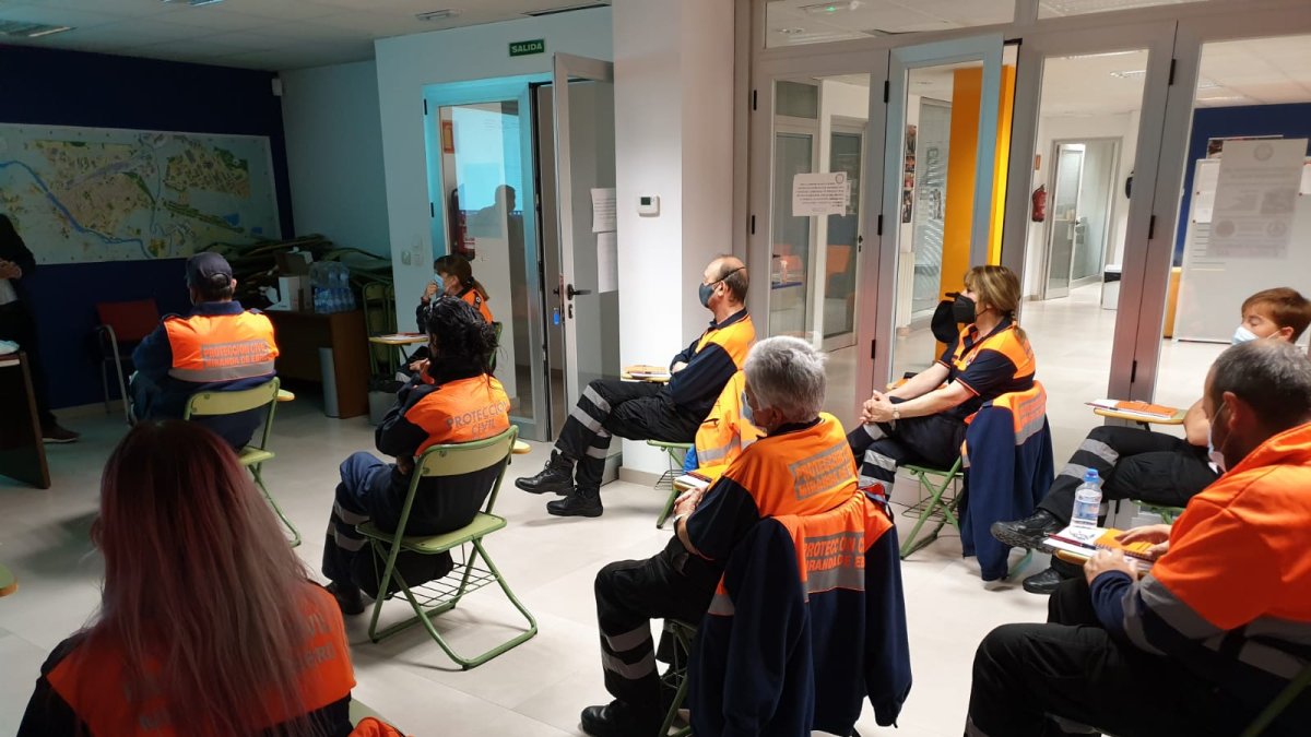 Reunión de voluntarios de Protección Civil. ECB