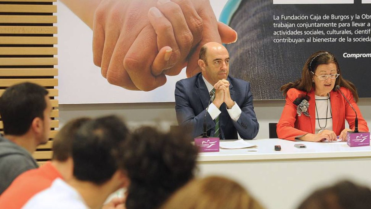 Jorge Guitérrez y Rosa Pérez en la presentación.-ISRAEL L. MURILLO
