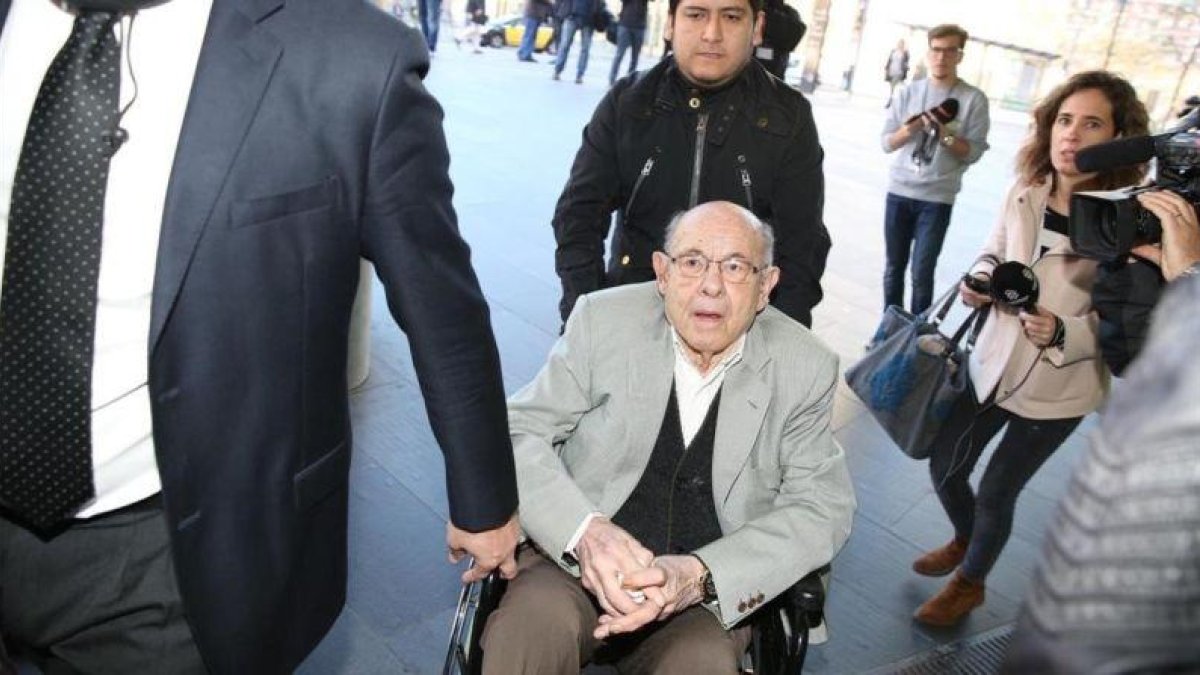 Fèlix Millet llega, este lunes, a la Ciutat de la Justícia para asistir al juicio del 'caso Palau'.-JOAN CORTADELLAS