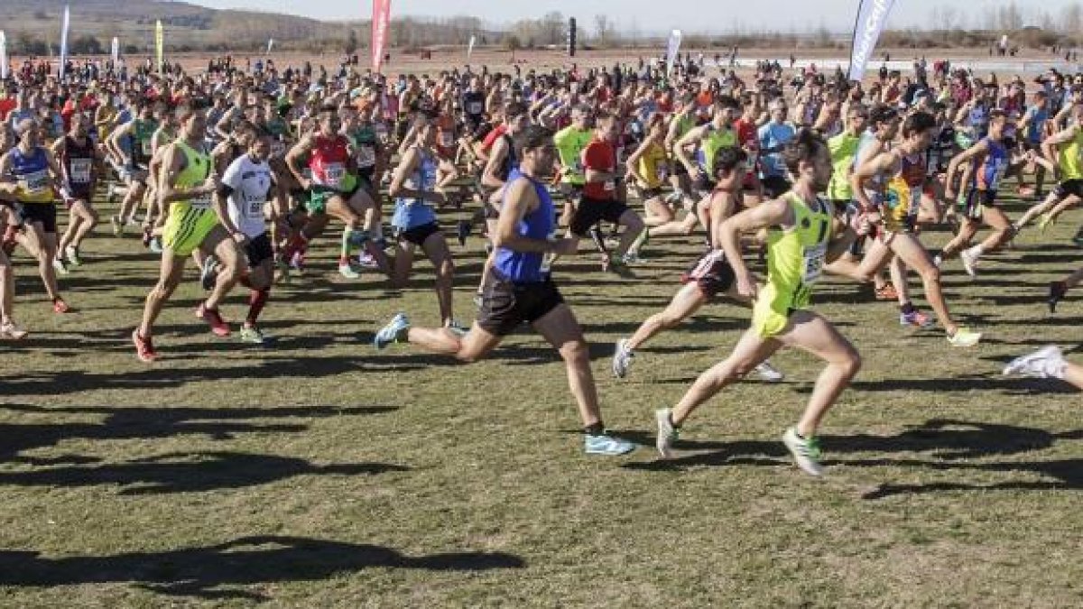 Imagen de la salida de la carrera popular de 2015.-SANTI OTERO