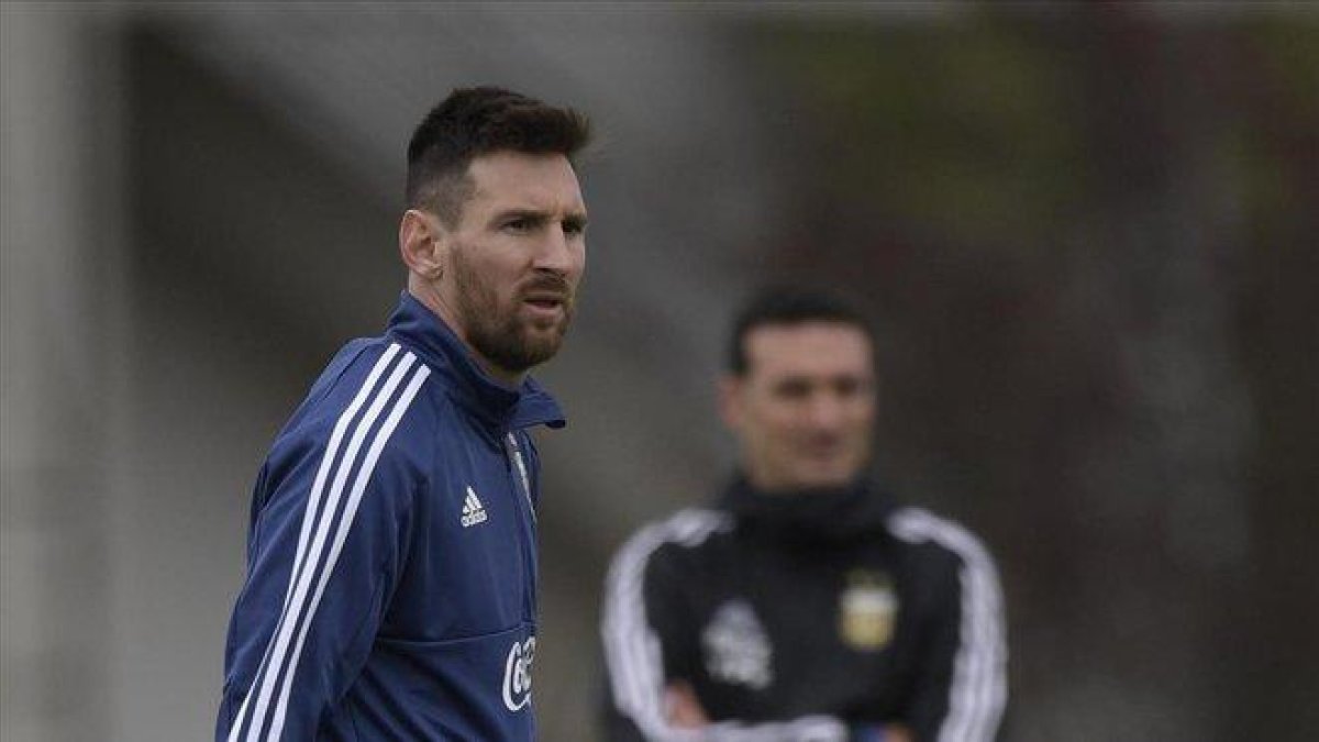Messi, en un entrenamiento con la selección argentina en Ezeiza (Buenos Aires).-AFP / JUAN MABROMATA