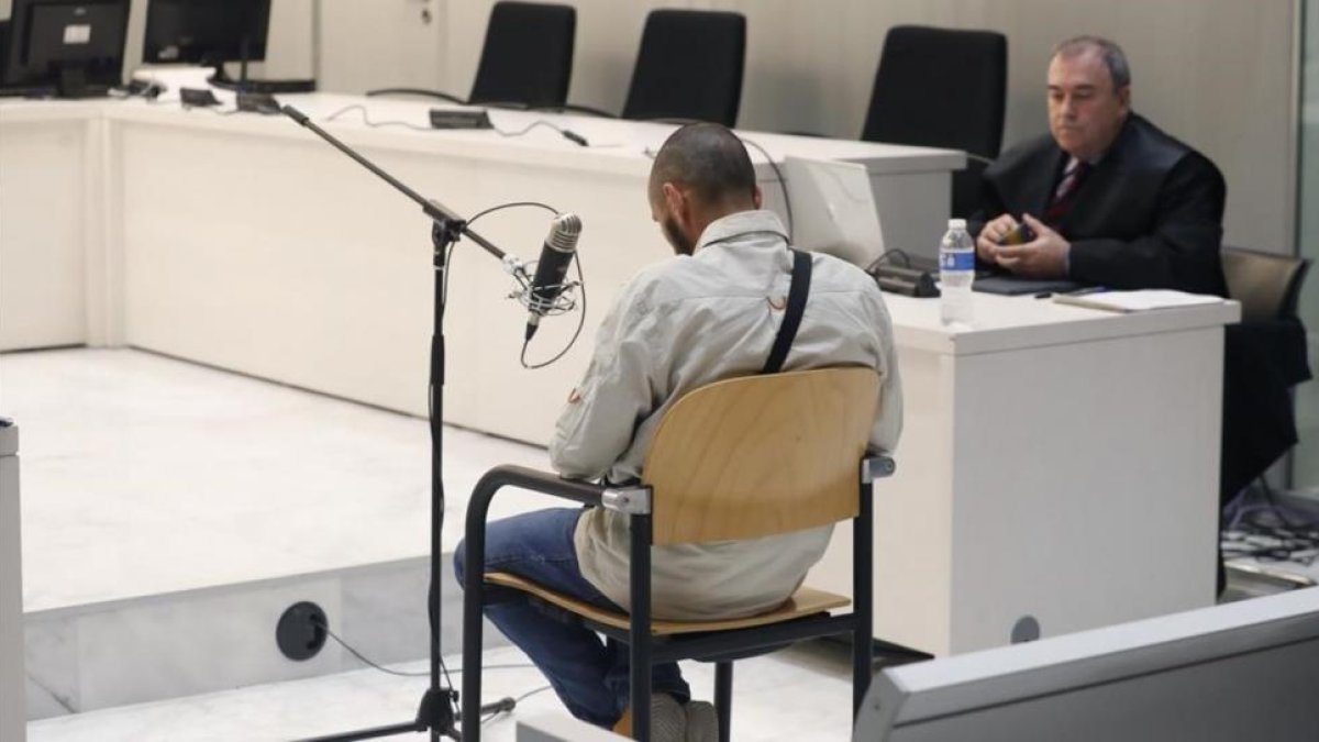Nabil M., M., el exmilitar condenado por enaltecimiento de terrorismo.-JAVIER LIZÓN