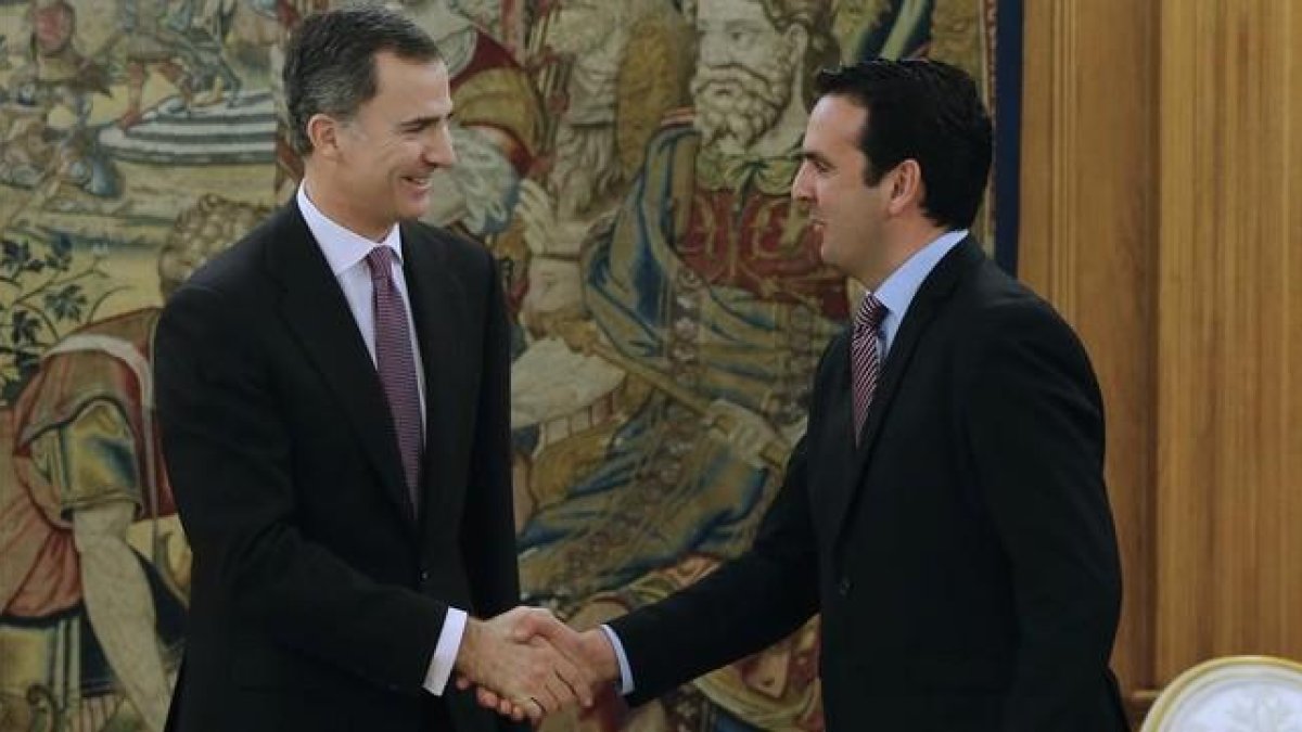 El Rey recibe al representante de UPN Jesús Allí en las audiencias previas a la investidura.-POOL / EFE