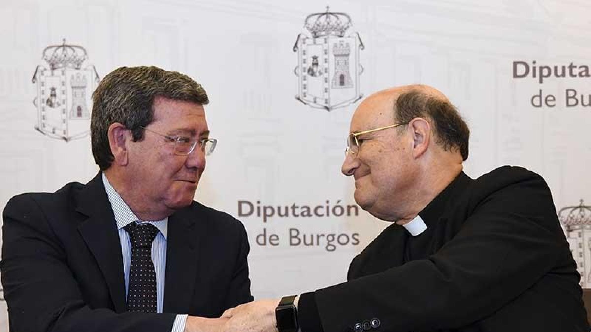 César Rico y Fidel Herráez durante la firma del convenio.-ICAL