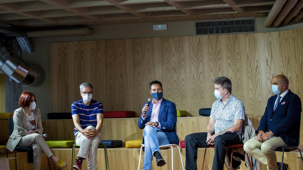 Imagen de la presentación  de la Ruta Gastronómica de la Música y el Vino. SANTI OTERO