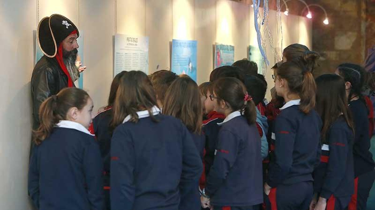 Los escolares son los destinatarios de algunas de las actividades programadas.-Raúl Ochoa