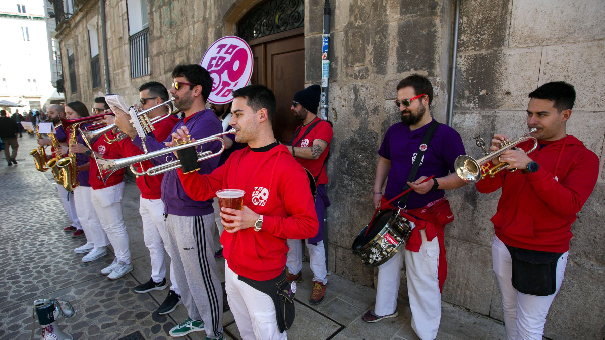 Las charangas, en una imagen de archivo, aportan su dosis de fiesta allá donde van.