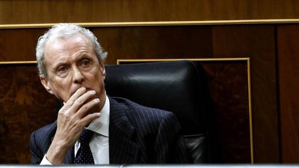 El ministro de Defensa, Pedro Morenés, en el Congreso.-DAVID CASTRO