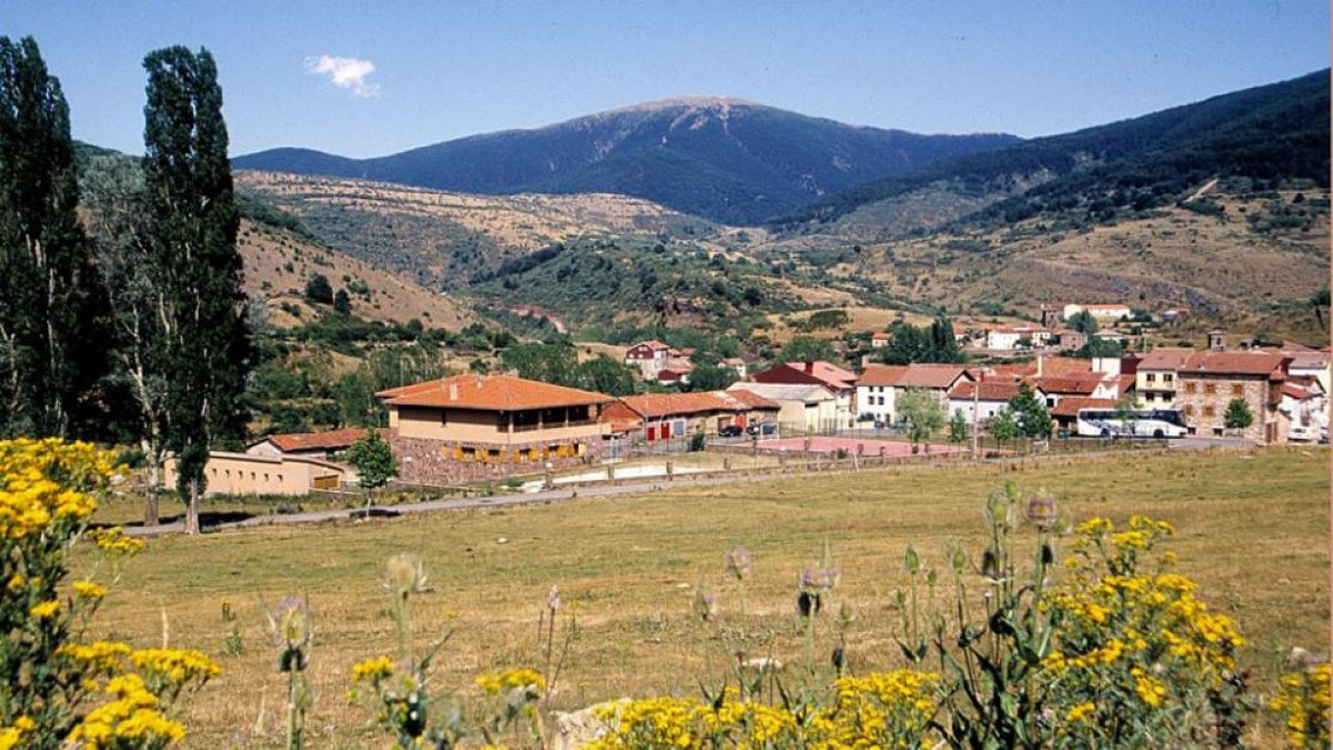 Vista general de la localidad de Neila.-ECB