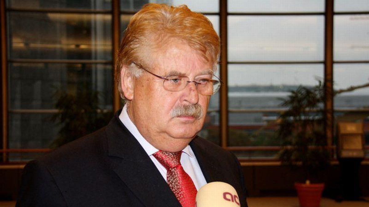 Elmar Brok, presidente del Comité de Exteriores del Parlamento Europeo,durante la entrevista.-EL PERIÓDICO (ACN)