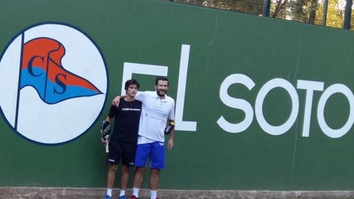 Jorge Barriuso y Juan Remacha posan en las instalaciones de El Soto.-ECB