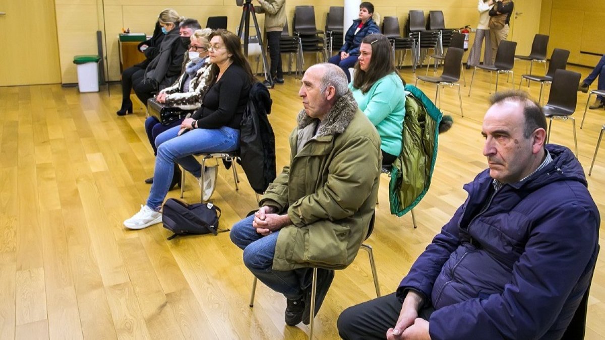 Juicio, finalmente suspendido, contra la red de explotación sexual en Estépar. TOMÁS ALONSO