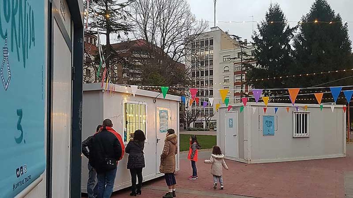 La curiosidad y la expectación entre los mirandeses era patente a primera hora de la tarde.-M.R.