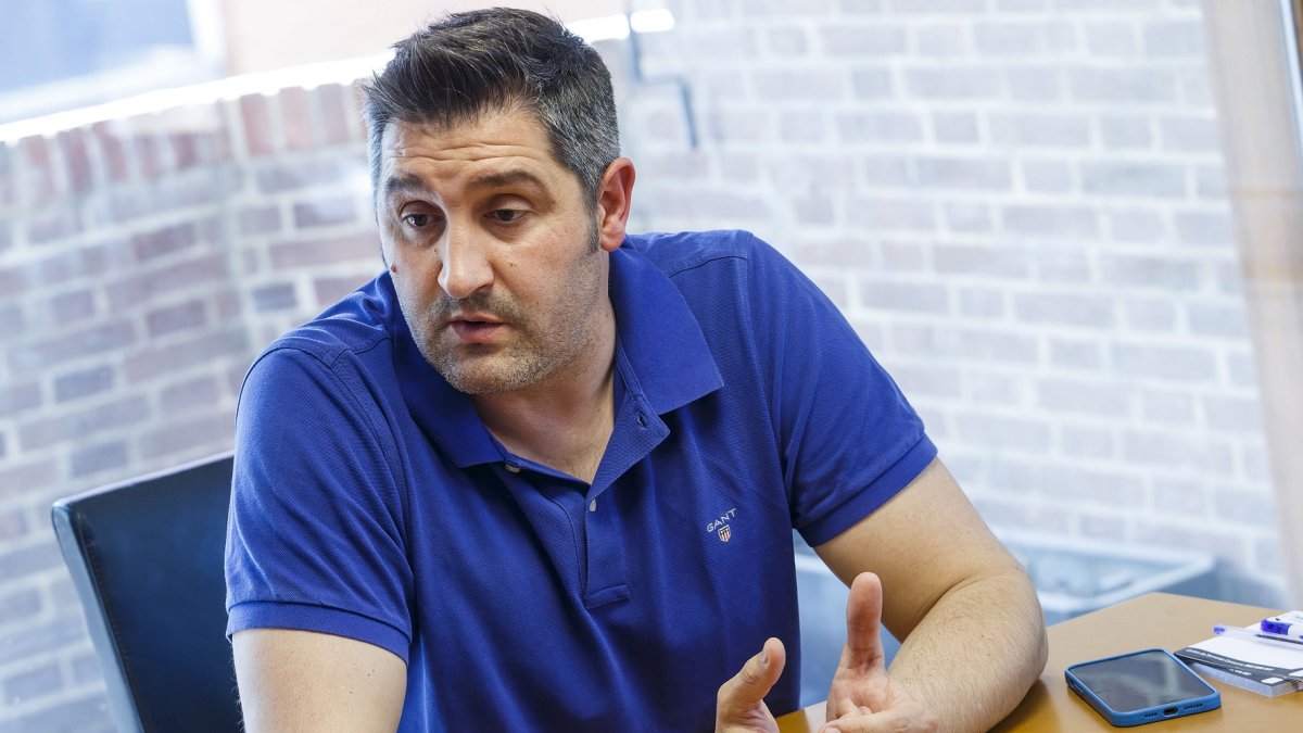 Albano Martínez, durante un momento de la entrevista. SANTI OTERO