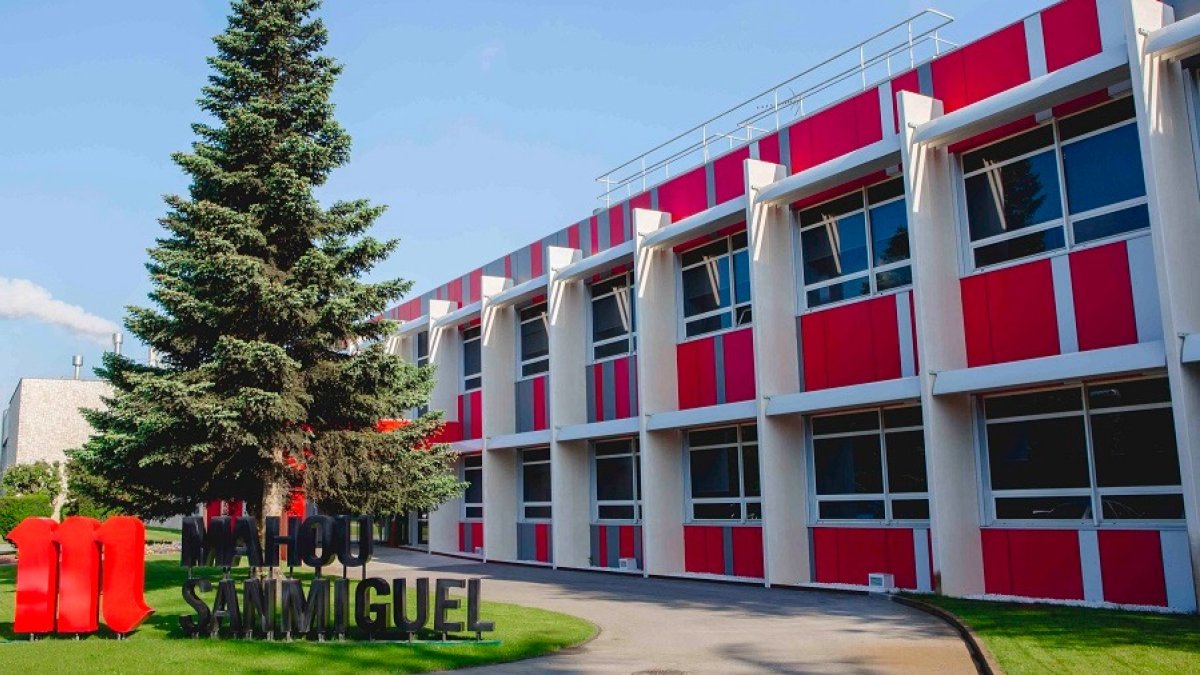 Exterior de la fábrica de Mahou San Miguel en Burgos. ECB