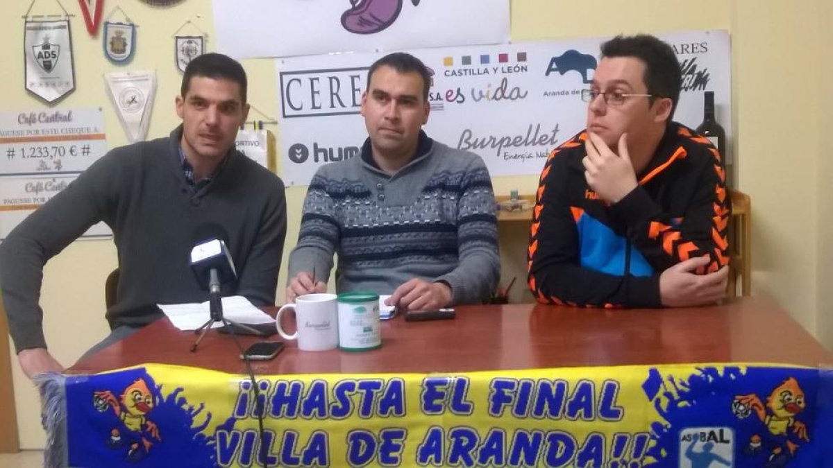 Rasero, Perote y Cuétara. durante la comparecencia de ayer.-VILLA DE ARANDA
