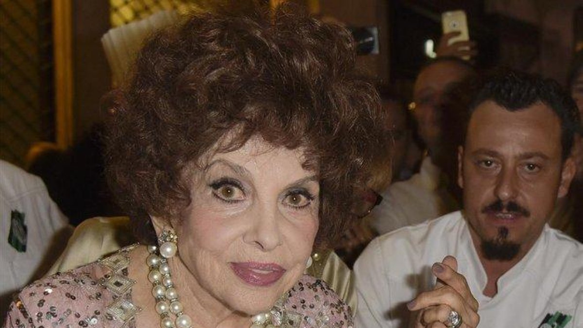 Gina Lollobriguida.-