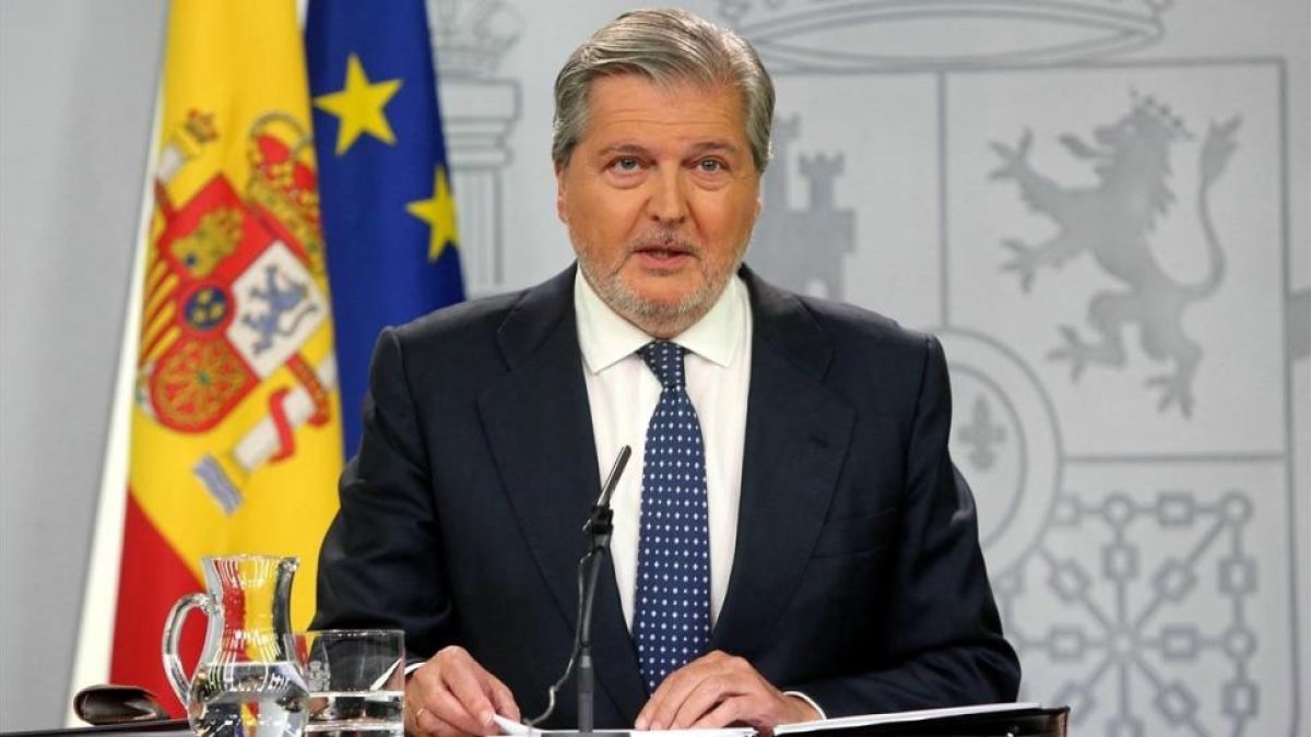 Íñigo Méndez de Vigo en la rueda de prensa posterior a la reunión del Consejo de Ministros.-JUAN MANUEL PRATS