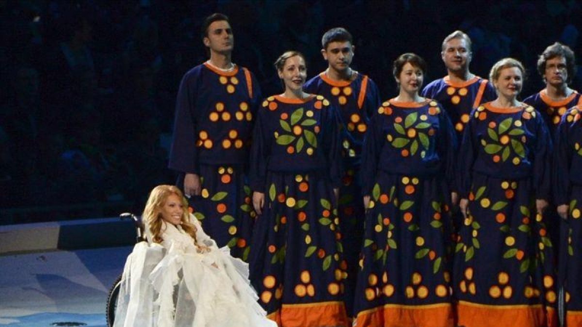 La cantante Yulia Samoylova, representante de Rusia en el Festival de Eurovisión, en el 2014, durante su actuación en la ceremonia de apertura de los Juegos Paralímpicos de Sochi, en el 2014.-Ekaterina Lyzlova