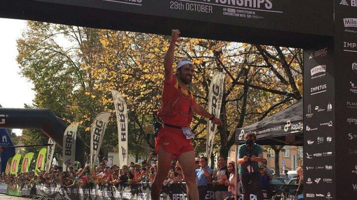 Luis Alberto Hernando se proclamó en 2016 doble campeón del mundo de carreras por montaña.-ECB