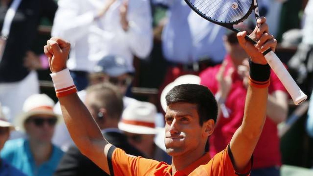 Novak Djokovic celebra su victoria ante Andy Murray en semifinales de Roland Garros.-Foto: AFP / PATRICK KOVARIK