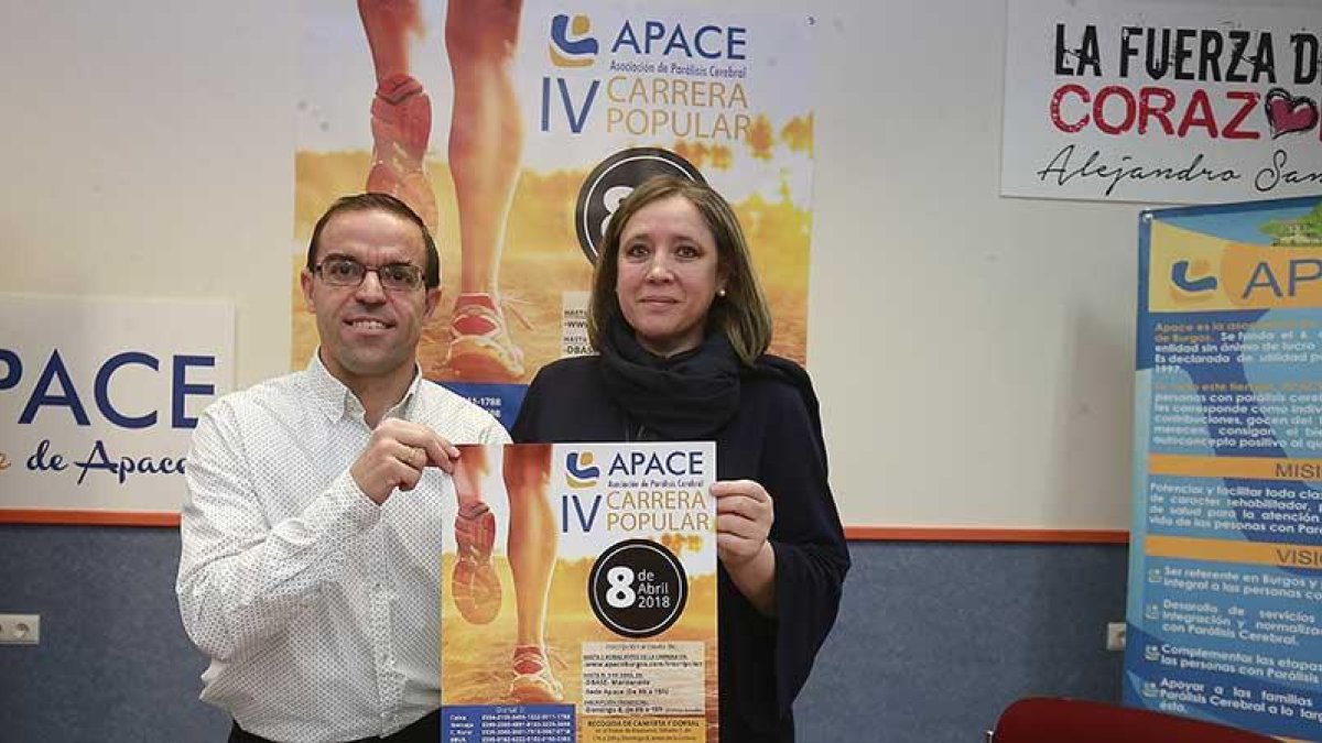 Raúl Barbero y Carmen Romero fueron los encargados de presentar la cuarta edición de la carrera-Raúl G. Ochoa