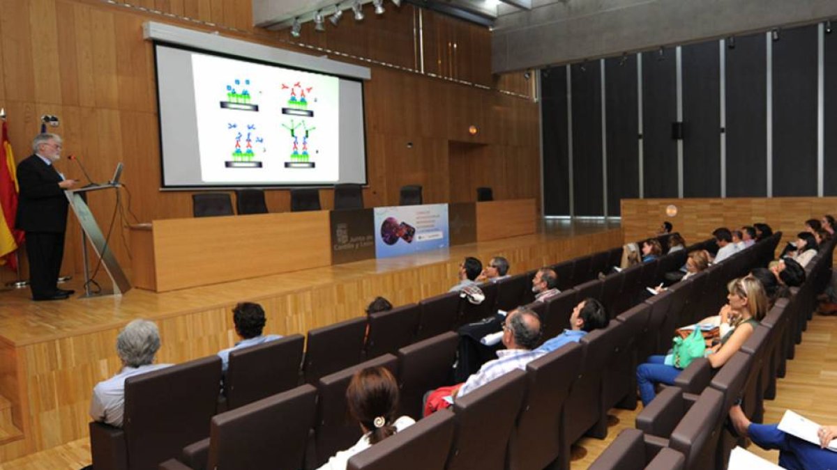 Primera sesión del curso de enfermedades autoinmunes-Israel L. Murillo