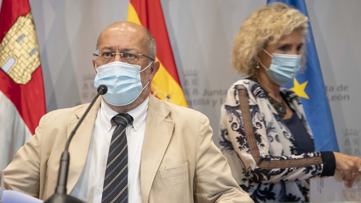 El vicepresidente de la Junta, Francisco Igea, y la consejera de Sanidad, Verónica Casado. ICAL