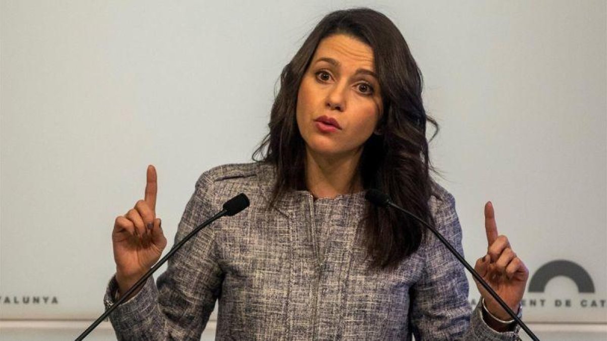 Inés Arrimadas, este lunes en el Parlament.-EFE /QUIQUE GARCÍA