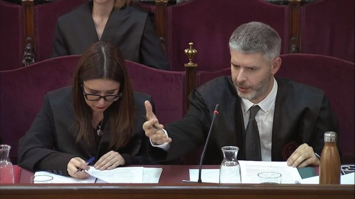 El abogado de Junqueras, Andreu Van den Eynde, en el Supremo.-EL PERIÓDICO
