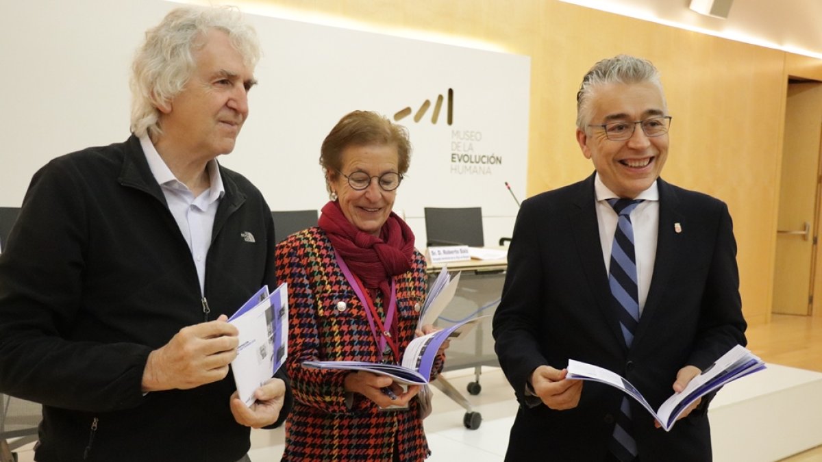 Arsuaga, Martín y Saiz fueron los encargado de la presentación. ECB