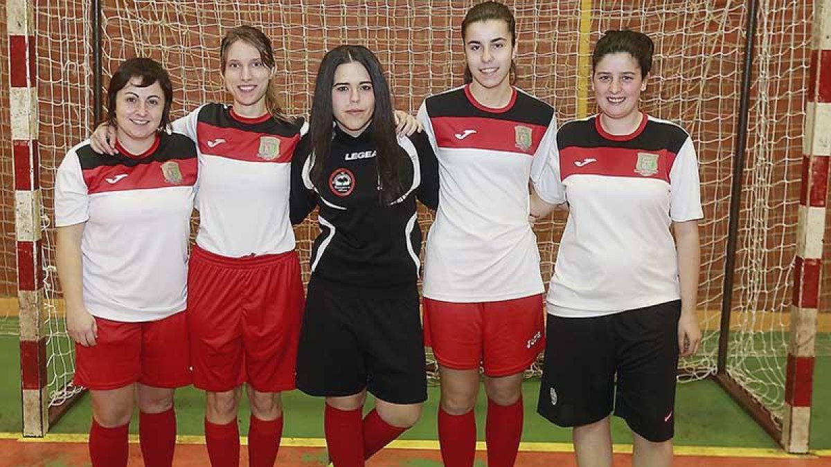 El Quintanadueñas perdió en la última jornada liguera ante el Hotel Ciudad de Burgos por 2-5.-RAÚL G. OCHOA