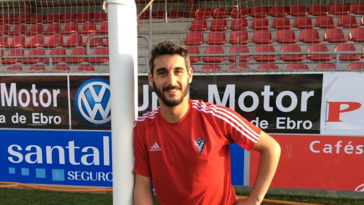 Pau Cendrós ya se entrenó con su nuevo equipo en la sesión vespertina de ayer.-CDMIRANDES.COM