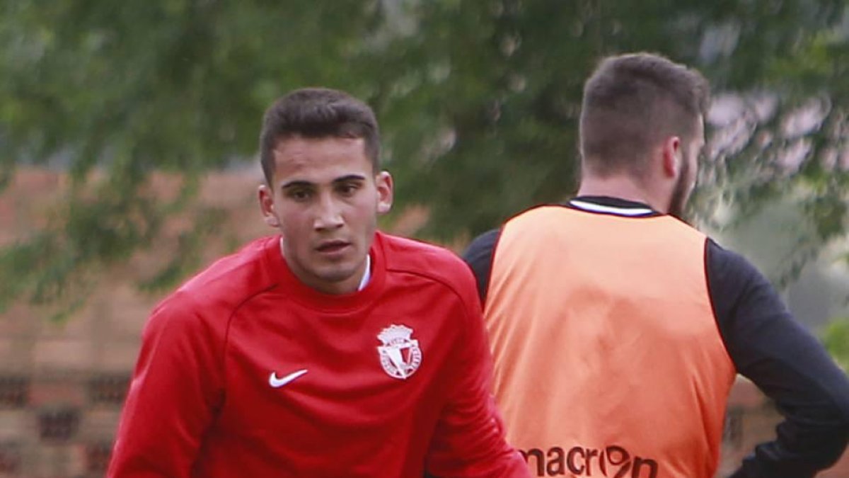 Del Val durante un entrenamiento de la pretemporada en Tardajos.-RAÚL G. OCHOA