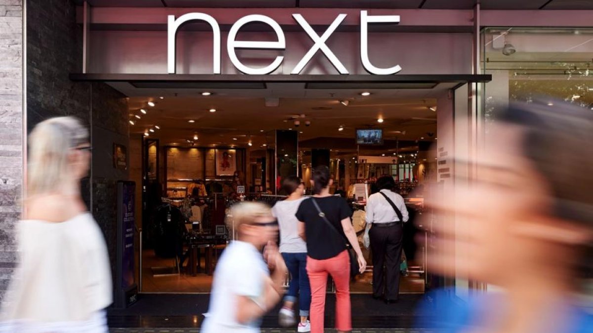 Una tienda en Londres.-NIKLAS HALLE'N / AFP