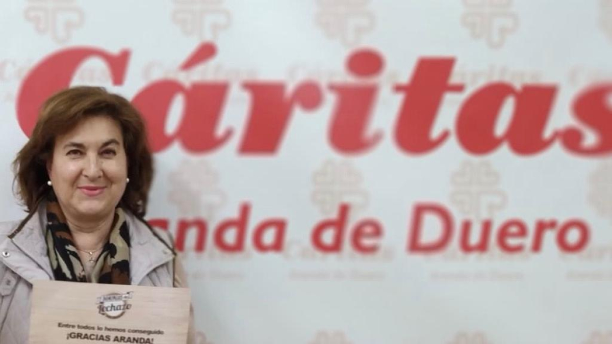 Guadalupe Cuadrado, con el cheque. ECB