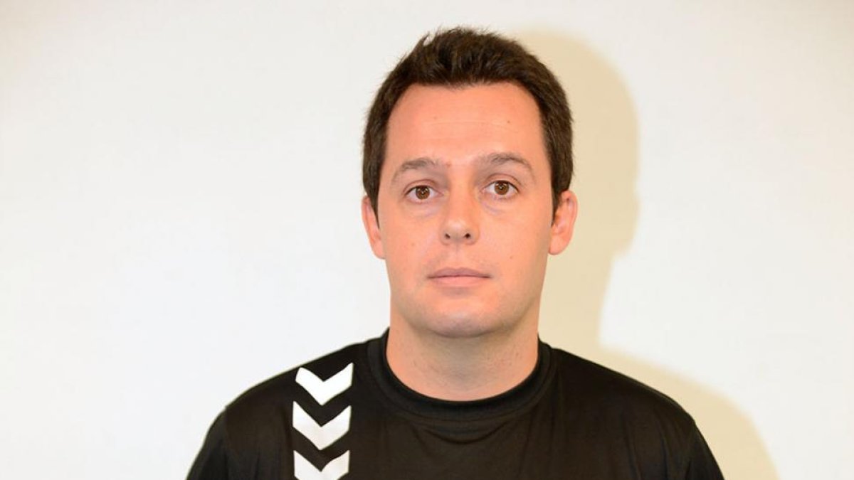 El entrenador del Villa de Aranda, Jacobo Cuétara-Alberto Calvo