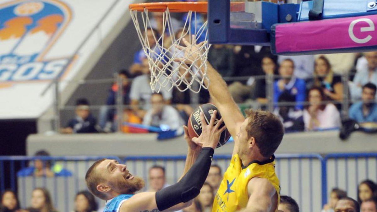 Gailius entra a canasta en el choque contra Iberostar Tenerife-Israel L. Murillo