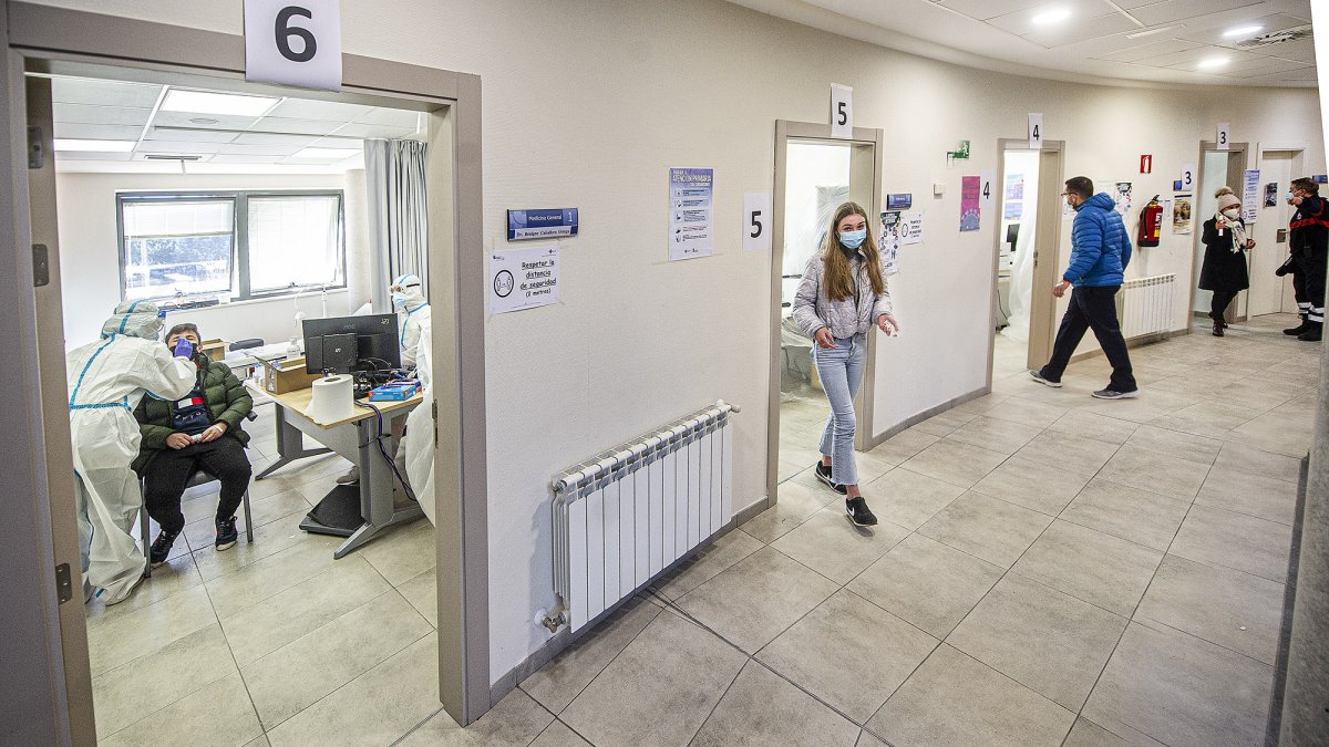 El cribado masivo tuvo lugar en el centro médico lermeño entre las 10 y las 18 horas de la tarde. ISRAEL L. MURILLO