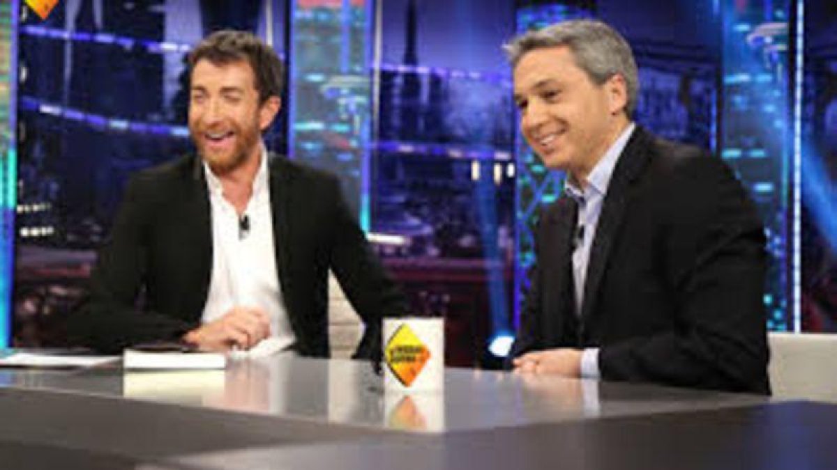 Pablo Motos y Vicente Vallés, en 'El hormiguero'.-ATRESMEDIA