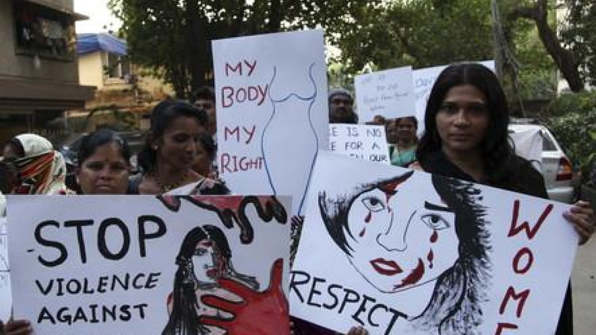 Protesta contra las violaciones en la India, en Bombay el pasado diciembre.-DIVYAKANT SOLANKI (EFE)