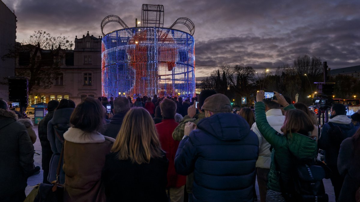 Las luces de Navidad de Burgos tendrán un elemento singular en el Paseo de Atapuerca. En la imagen la instalación del año pasado.